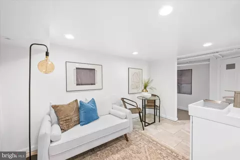 1900 37th St NW, Washington, DC 20007 photo 30
