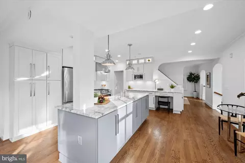 1900 37th St NW, Washington, DC 20007 photo 11