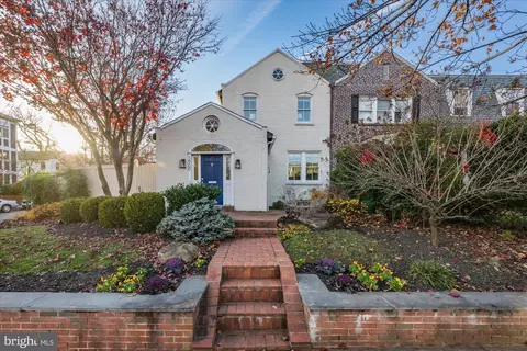 1900 37th St NW, Washington, DC 20007