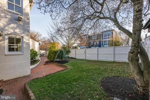 1900 37th St NW, Washington, DC 20007 photo 36