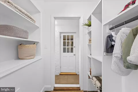 1900 37th St NW, Washington, DC 20007 photo 20