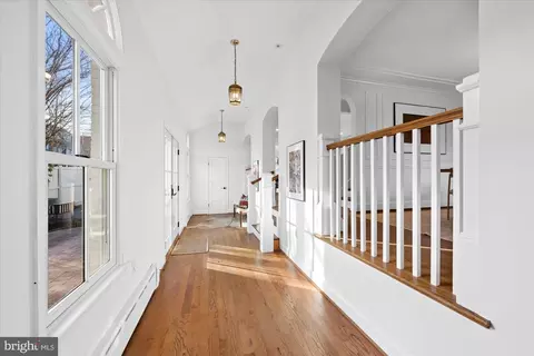 1900 37th St NW, Washington, DC 20007 photo 4