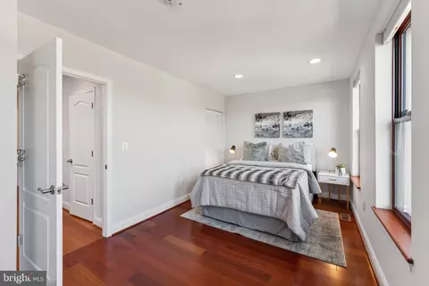 707 17th St SE, Washington, DC 20003 photo 23