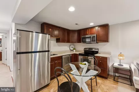 707 17th St SE, Washington, DC 20003 photo 31