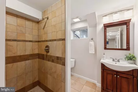 707 17th St SE, Washington, DC 20003 photo 34