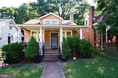 3221 Walnut St NE, Washington, DC 20018