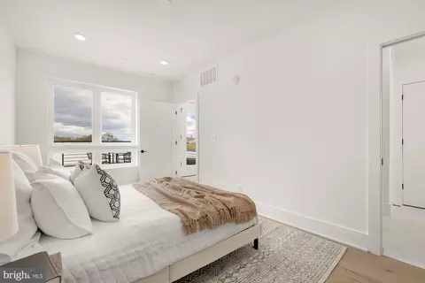 1006 Florida Ave NE #PH1, Washington, DC 20002 photo 17