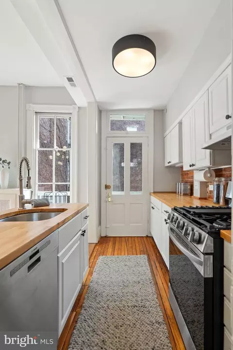 419 Constitution Ave NE, Washington, DC 20002 photo 17