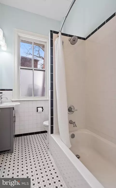 419 Constitution Ave NE, Washington, DC 20002 photo 28