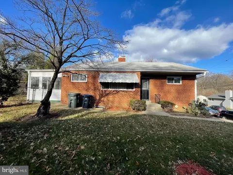 1217 34th Pl SE, Washington, DC 20019