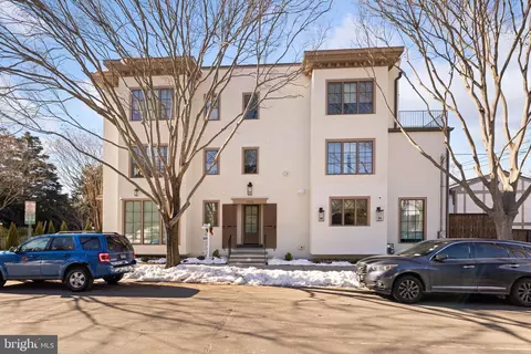 1700 36th St NW, Washington, DC 20007