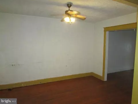 Living - 173 Todd Pl NE, Washington, DC 20002 photo 1 of 4