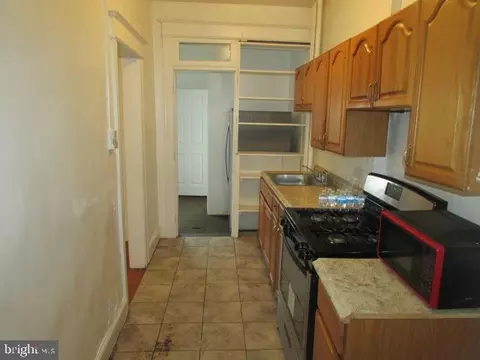 Entry Way - 173 Todd Pl NE, Washington, DC 20002 photo 4 of 7