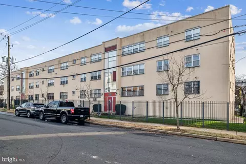 5037 Call Pl SE #202, Washington, DC 20019