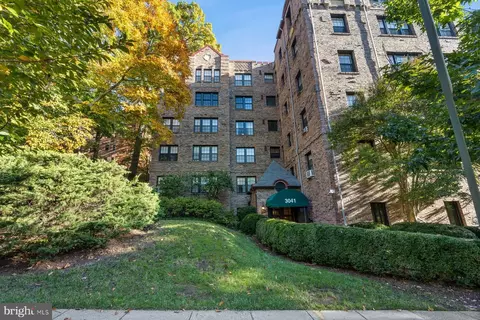 3041 Sedgwick St NW #102D, Washington, DC 20008