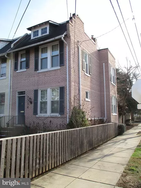3554 T St NW, Washington, DC 20007 photo 2