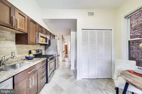 331 F St NE, Washington, DC 20002 photo 11