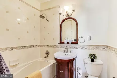 331 F St NE, Washington, DC 20002 photo 17