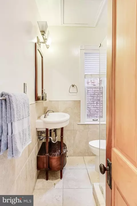 331 F St NE, Washington, DC 20002 photo 23