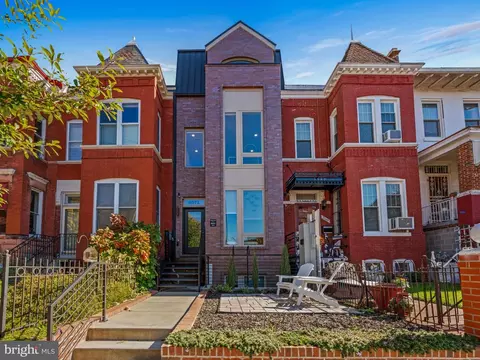 3571 10th St NW #2, Washington, DC 20010