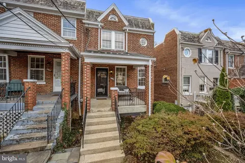 3758 W Street St NW, Washington, DC 20007
