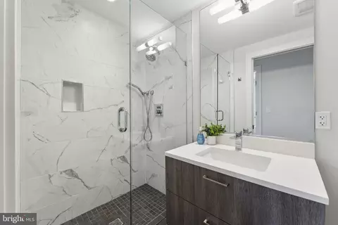 Bath - 1212 Queen St NE #1, Washington, DC 20002 photo 2 of 3