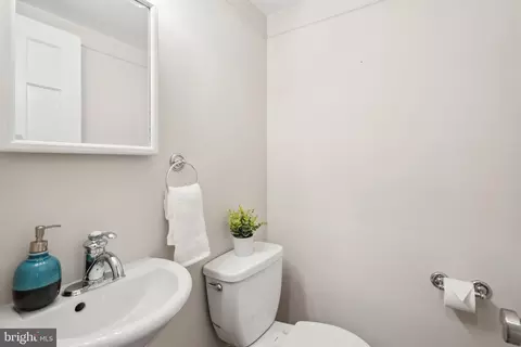 325 Constitution Ave NE, Washington, DC 20002 photo 11