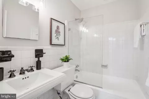 325 Constitution Ave NE, Washington, DC 20002 photo 18
