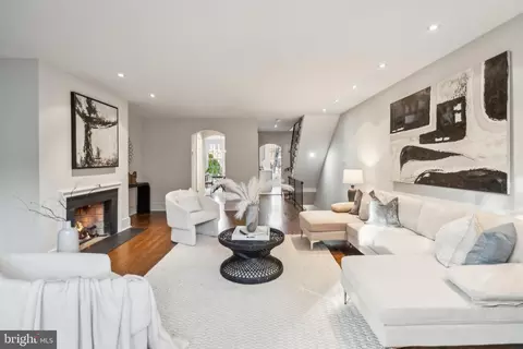325 Constitution Ave NE, Washington, DC 20002