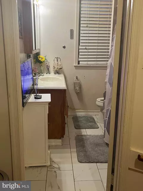 Bath - 613 K St NE, Washington, DC 20002 photo 3 of 4