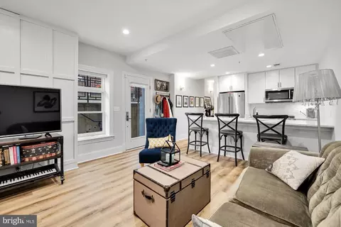 819 D St NE #8, Washington, DC 20002
