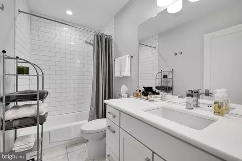 819 D St NE #8, Washington, DC 20002 photo 17