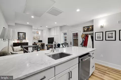 819 D St NE #8, Washington, DC 20002 photo 16