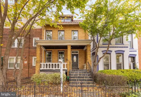 810 8th St NE, Washington, DC 20002