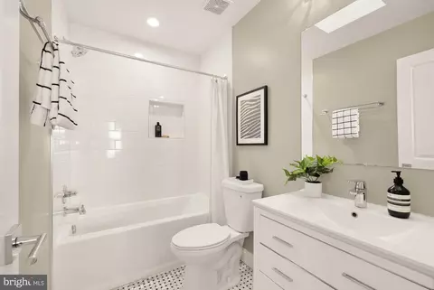 Bath - 1143 Oates St NE, Washington, DC 20002 photo 1 of 2
