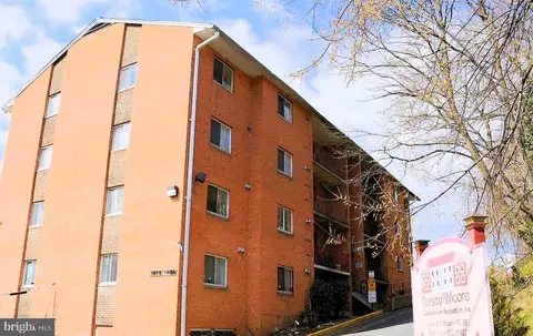 2634 Bowen Rd SE #204, Washington, DC 20020