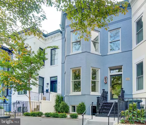 214 10th St NE, Washington, DC 20002
