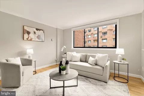 2725 39th St NW #309, Washington, DC 20007