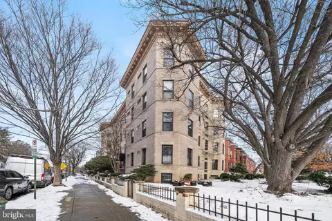 121 13th St NE #202, Washington, DC 20002