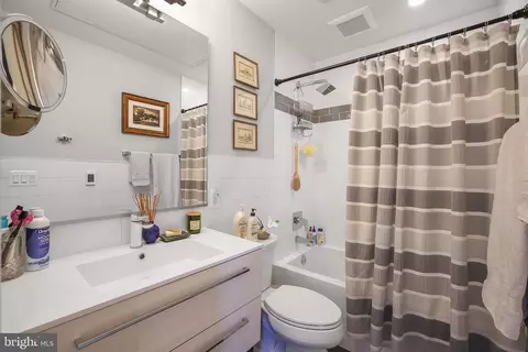 1337 K St SE #PH-1, Washington, DC 20003 photo 27