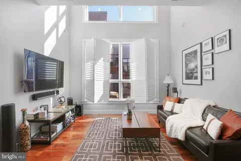 1337 K St SE #PH-1, Washington, DC 20003