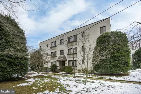 3821 Davis Pl NW #6, Washington, DC 20007