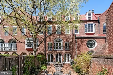3224 Volta Pl NW, Washington, DC 20007