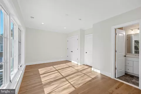 3601 R NW, Washington, DC 20007 photo 13