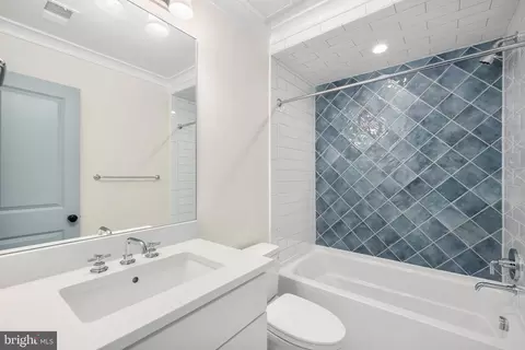 3601 R NW, Washington, DC 20007 photo 16