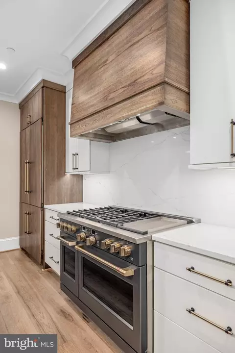 3601 R NW, Washington, DC 20007 photo 6