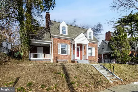 609 Tewkesbury Pl NW, Washington, DC 20012