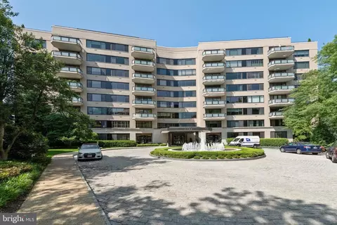 2700 Calvert St NW #111, Washington, DC 20008