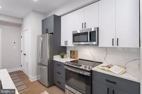 2209 M St NE #1, Washington, DC 20002