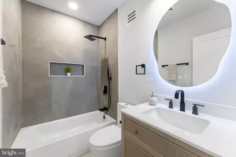 Bath - 413 18th St SE, Washington, DC 20003 photo 2 of 5